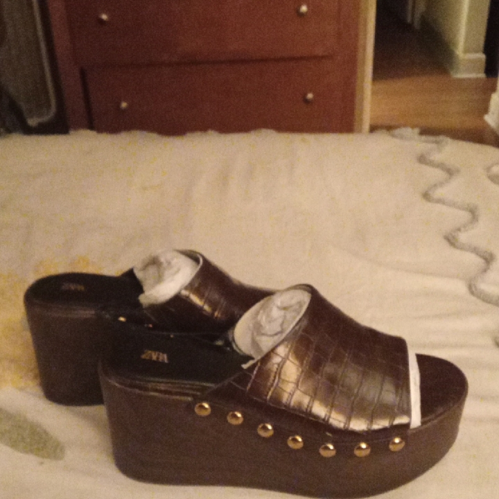 Brown Croc-Embossed Platform Sandals